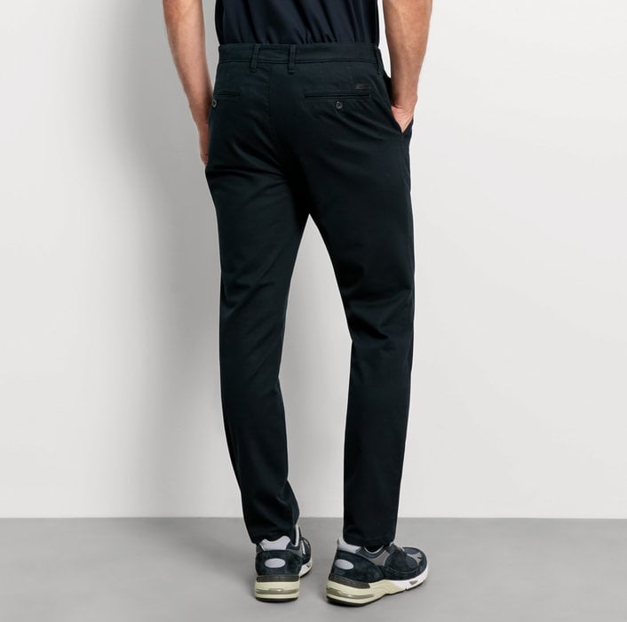 OLYMP Chino – Bild 6 von 7 OLYMP Chino – Bild 6 von 7