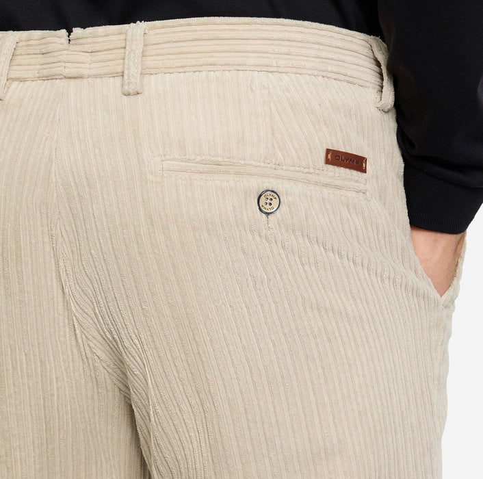 OLYMP Chino – Bild 7 von 7 OLYMP Chino – Bild 7 von 7