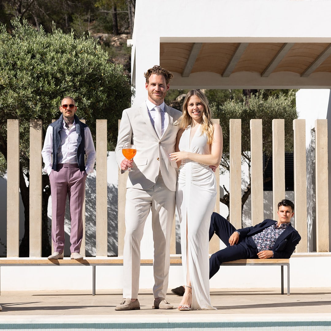 Models tragen OLYMP Hochzeitsoutfits.