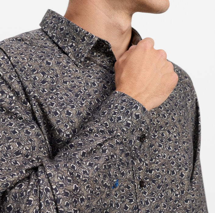 OLYMP Casual – Bild 7 von 7 OLYMP Casual – Bild 7 von 7