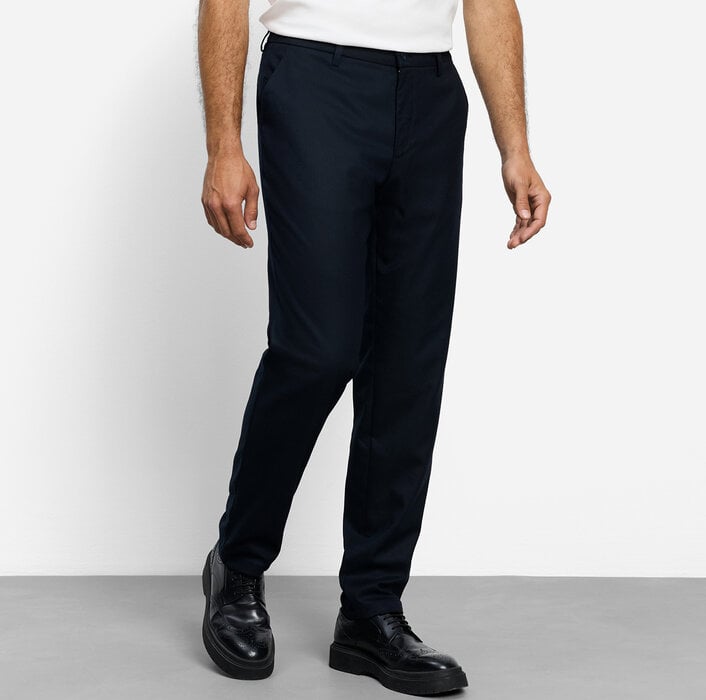 OLYMP Chino – Bild 1 von 7 OLYMP Chino – Bild 1 von 7